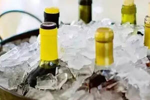如何使葡萄酒达到最佳侍酒温度？