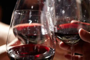 葡萄酒“挂杯”与其品质有什么关系呢？