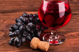 喝葡萄酒的好处，每天应该喝多少量？
