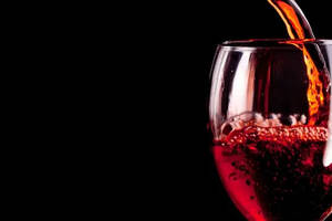 喝红酒能够缓解打呼的症状，你知道吗？