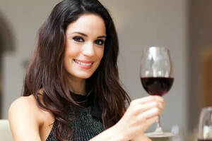 葡萄酒带给你的，不知品味和优雅！
