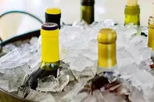 炎炎夏日冰镇葡萄酒的最佳时间及方法！