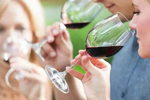 葡萄酒基础知识：品酒应该从哪些方面品？