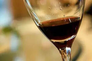 红酒要怎么喝才既健康又不容易醉?