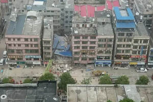 湖南长沙居民自建房倒塌背后，又让我们看到了什么？