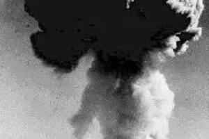 历史上的今天｜我国第一颗原子弹爆炸成功