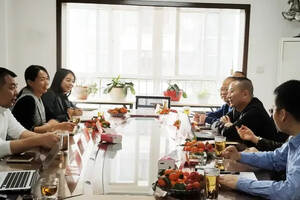 持续发力开启2020关键年，西凤股份领导对玖藏西凤酒品牌有信心！