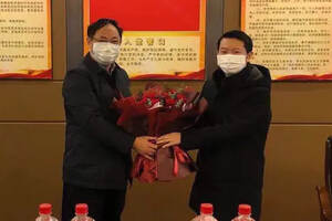 川酒集团向四川省经信厅捐赠消杀酒精，携手抗击疫情
