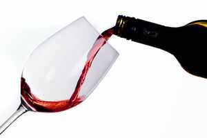 倒葡萄酒的实用技巧，葡萄酒为什么不能倒满是怎么样的呢？