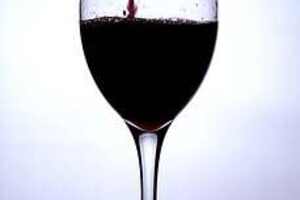 为什么葡萄酒会拥有着可预防晒伤的功能呢？