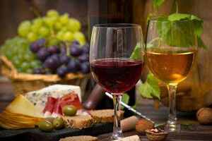 冬季寒冷适量饮葡萄酒对健康有益吗