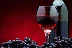 葡萄酒的酿造过程（葡萄酒的酿造过程和方法）