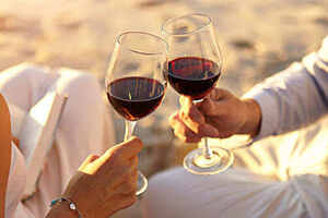 喝葡萄酒有哪些益处适当饮酒的好处