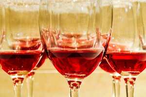 桃红葡萄酒和干红区别