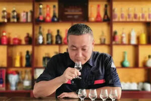 热烈祝贺山东温和酒业集团杨广同志荣获沂蒙首席技师荣誉称号！