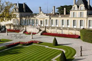 “波尔多的凡尔赛宫”，2022龙船庄园期酒上线