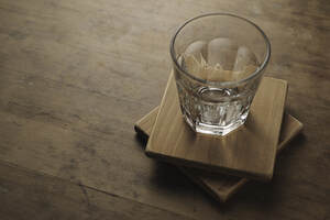 你应该用什么水来稀释威士忌？