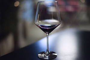 葡萄酒挂杯才是好酒吗？我们了解多少呢？