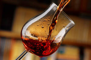哪些葡萄酒受益于滗析？