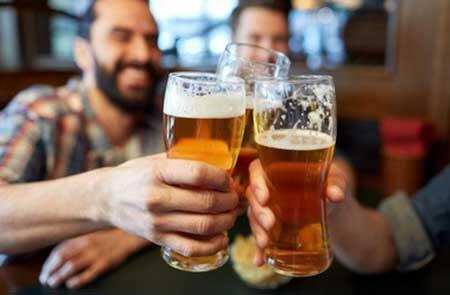 爱喝酒的人要注意了！啤酒+白酒更易醉？该如何应对？