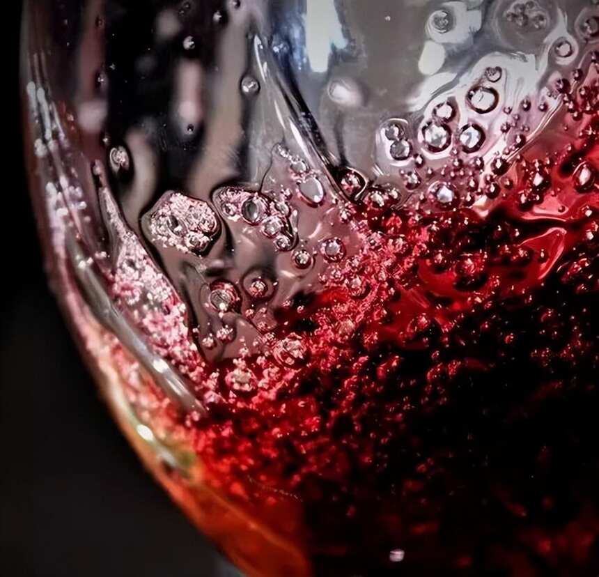 喝了那么多葡萄酒，你知道哪些适合陈年吗？