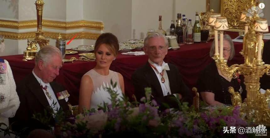 特朗普出席女王国宴，拉菲与可乐同飞