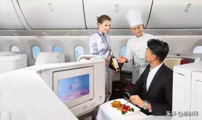 吕杨出任海航葡萄酒品鉴大使，还有哪些大师为航空公司酒单背书？