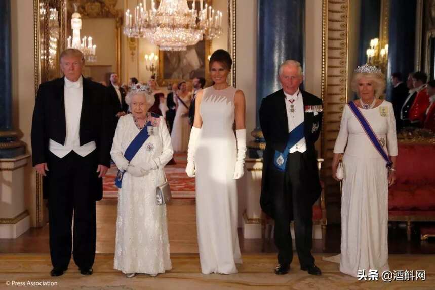 特朗普出席女王国宴，拉菲与可乐同飞
