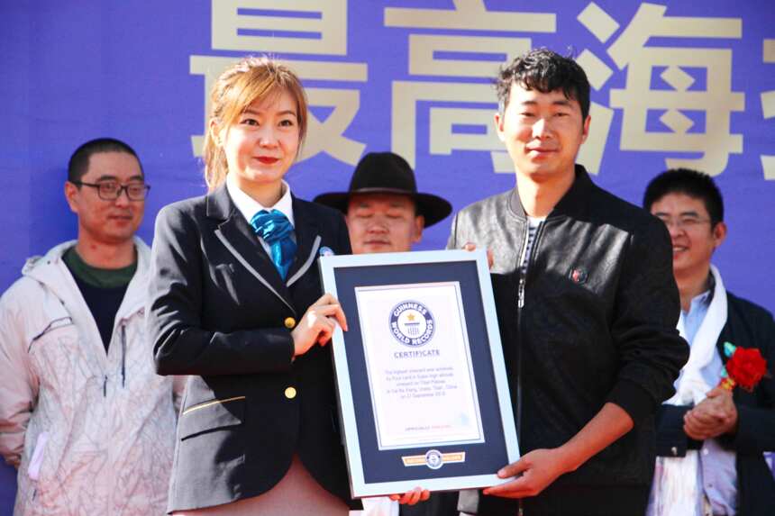 3563.31米！净土青藏高原葡萄园创造吉尼斯世界纪录