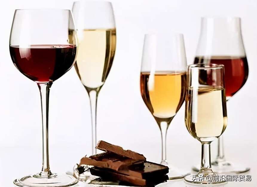 品鉴葡萄酒三要素？学会观色、闻香、尝味您就是朋友圈品酒达人