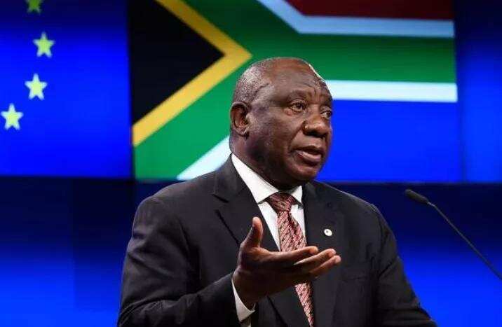 南非再推“禁酒令”，总统：“酒吧和餐厅不会完全关闭”