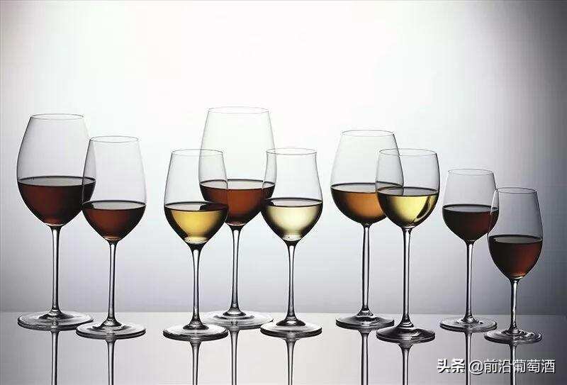 白葡萄酒的颜色能传递什么样的信息？白葡萄酒观色识酒品鉴进阶二