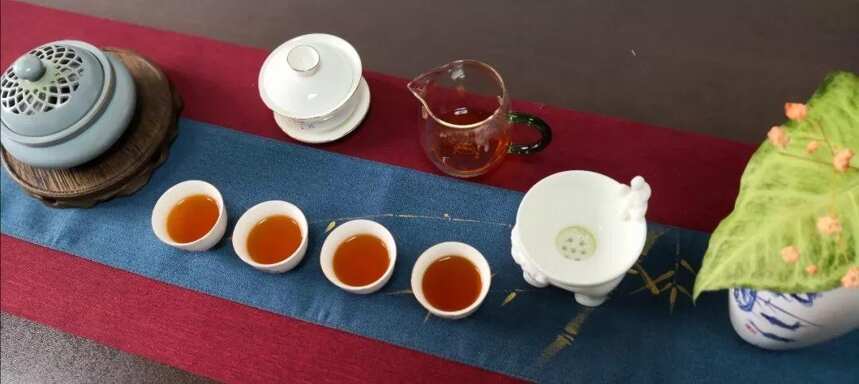 从春晚刘谦“魔壶”，看消费者喜欢什么茶？
