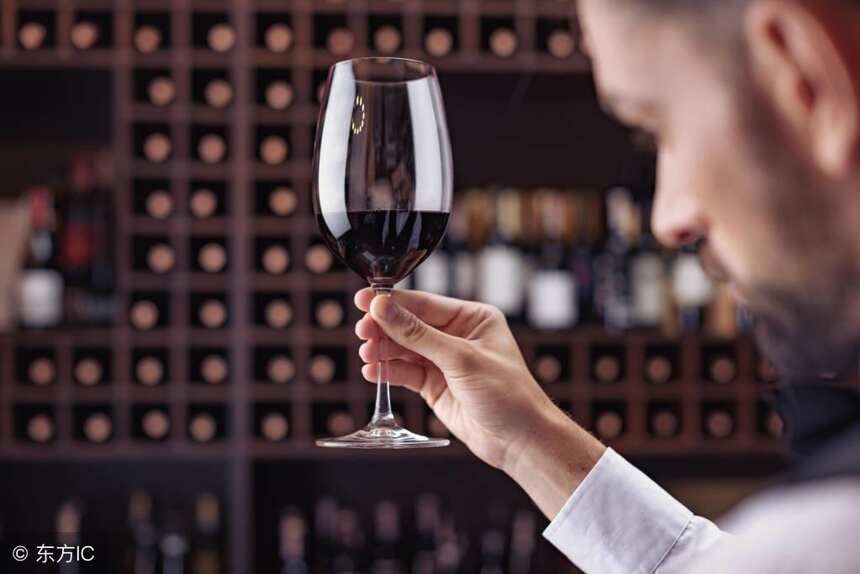 葡萄酒入门知识储存6大关键因素详解！所有葡萄酒存放只能平放？