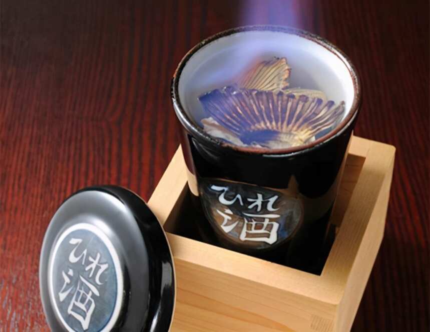 日本酒知识：河豚鳍泡酒，不腥吗？其实是让清酒更美味的特色喝法