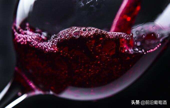 葡萄酒涩味是怎么出现的?如何品鉴葡萄酒的涩感?涩味就是单宁吗?