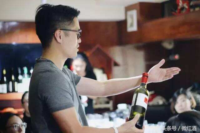 13 次训练缺席 12 次，他依然是中国葡萄酒盲品大赛冠军！