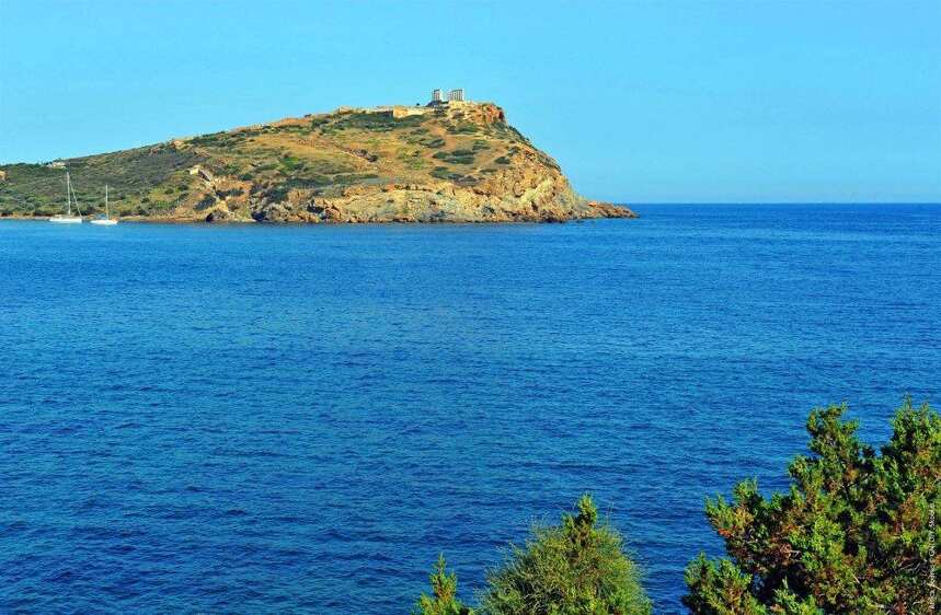希腊阿提卡，在最美的岬角拥抱蔚蓝