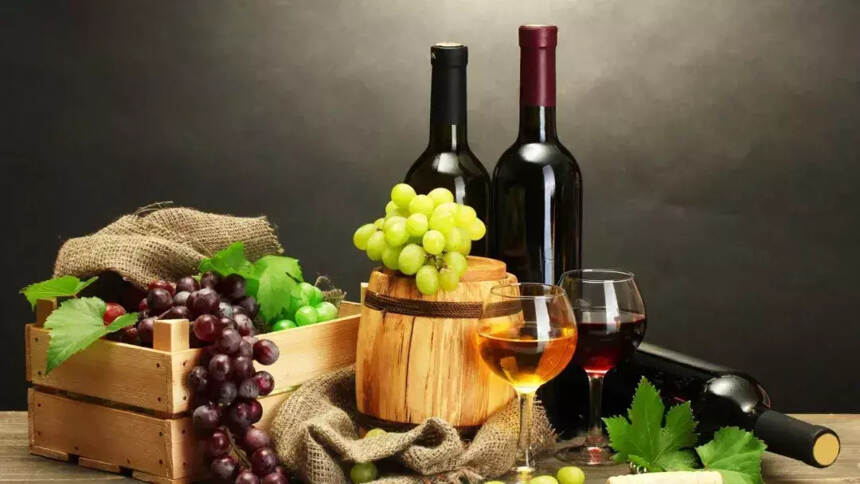 单一葡萄品种酿的酒和混酿葡萄酒哪个更好？