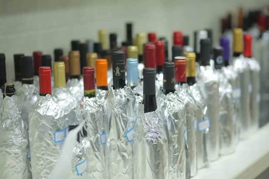 第6届宁波保税区国际葡萄酒挑战赛开幕 世界葡萄酒大师为宁波点赞