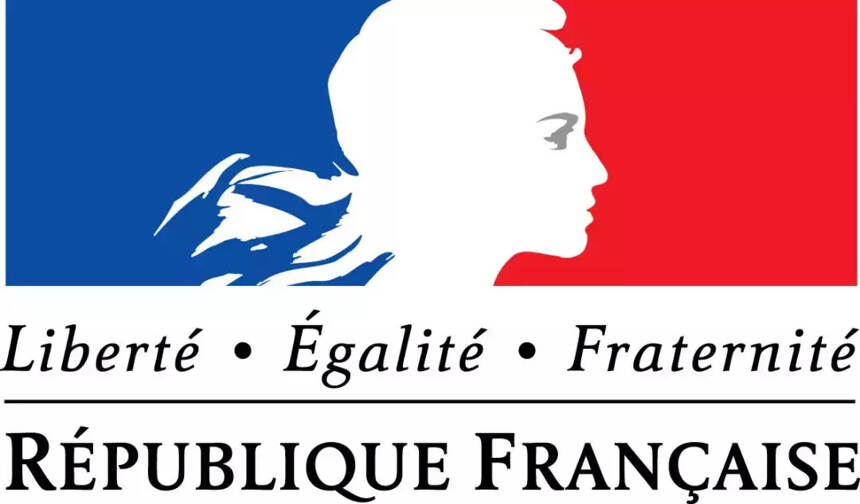 法国的标志是公鸡，为什么酒瓶上却印了个女人头像？