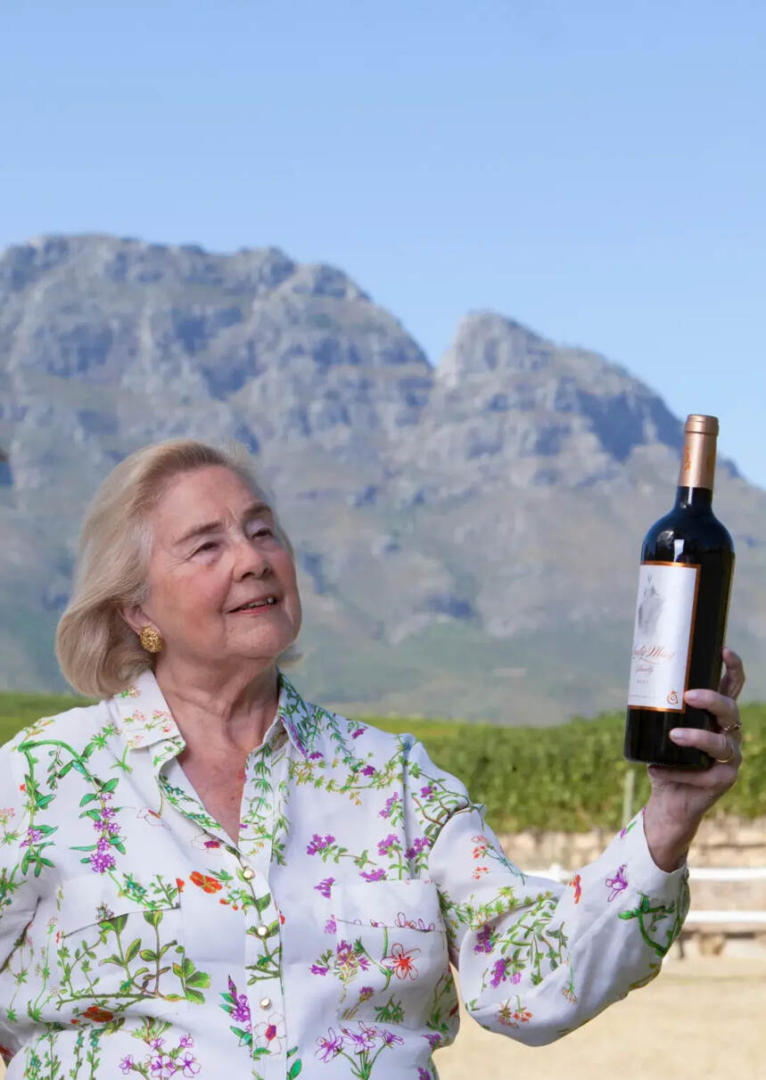 被誉为葡萄酒界的“外祖母”，这位传奇庄主今天95岁了