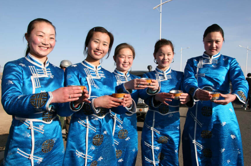 中国最能喝酒的五大省份榜单出炉，南方全军覆没，喝不过不丢人