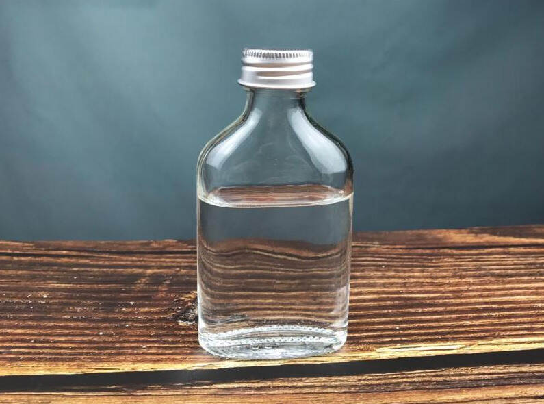 市面上的白酒大多是透明玻璃瓶，为何茅台偏爱乳白瓶呢？