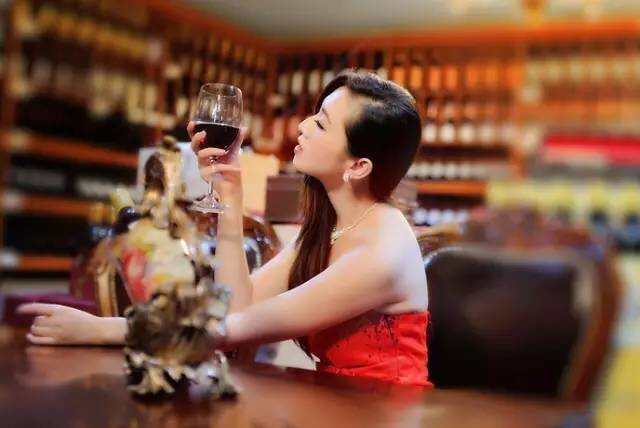 周末需熟悉红酒什么时候喝最好？