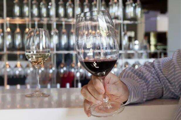 葡萄酒为什么容易被氧化？