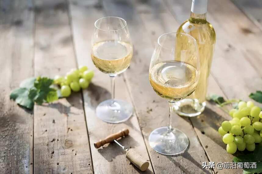 如何收藏白葡萄酒？揭秘顶级白葡萄酒的秘密，陈酿的干白葡萄酒