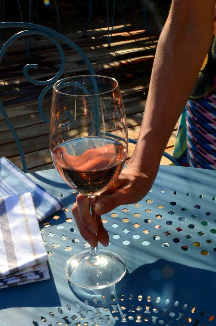 普罗旺斯桃红葡萄酒：世间美好尽在杯中