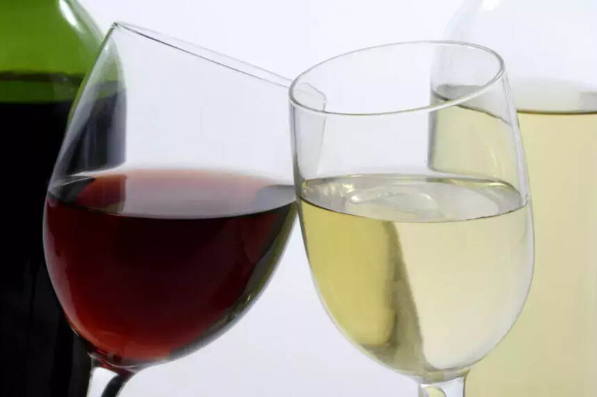 秋季食补养生，为何推荐适当多喝点葡萄酒？