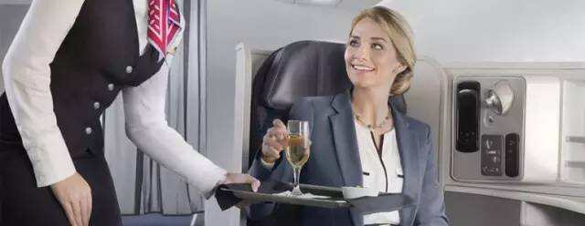 喝垮航空公司，那些坐飞机头等舱的人，他们都喝什么酒呢？